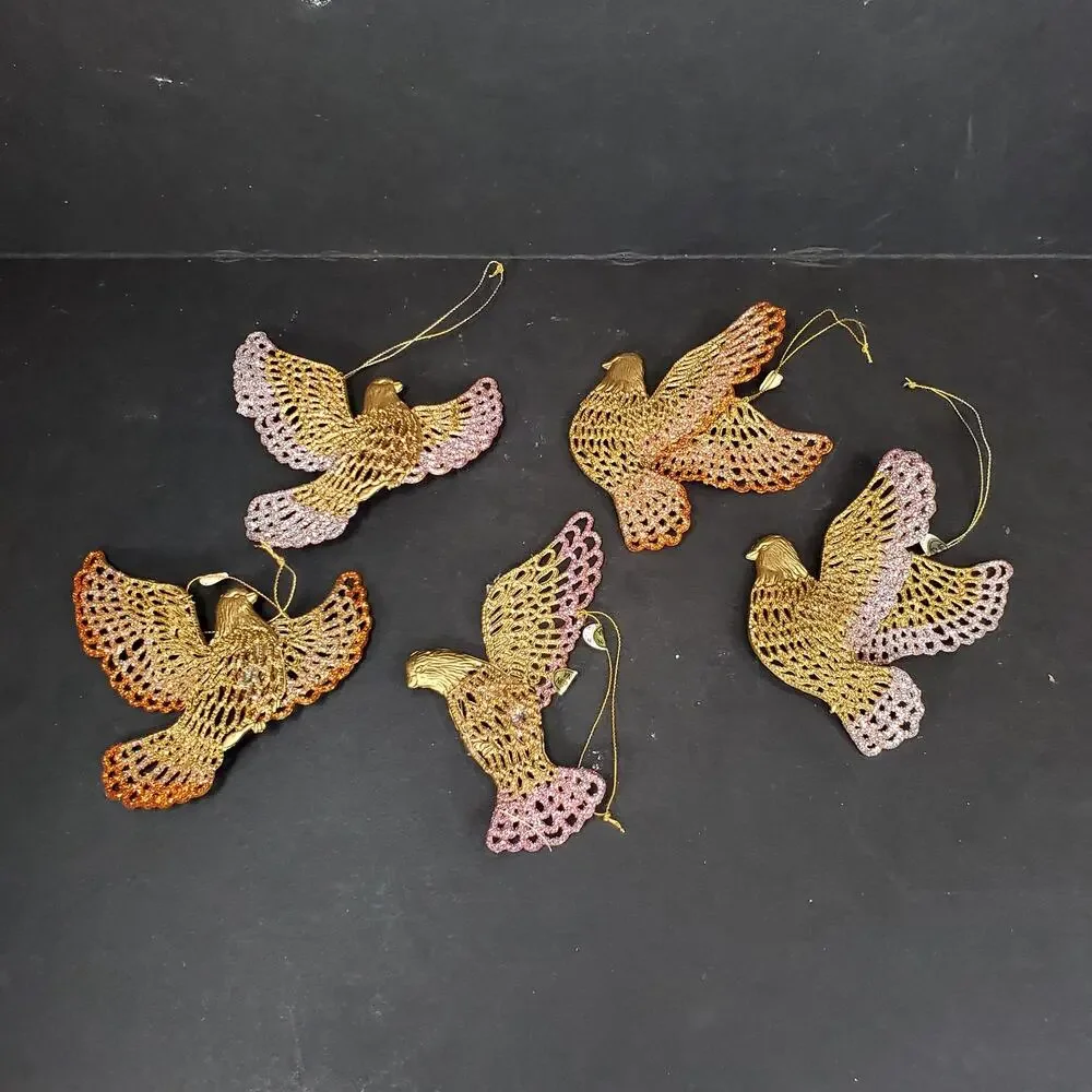 Five Dove Ornaments Plastic Lace Filigree White Christmas Glitter Gold Vtg